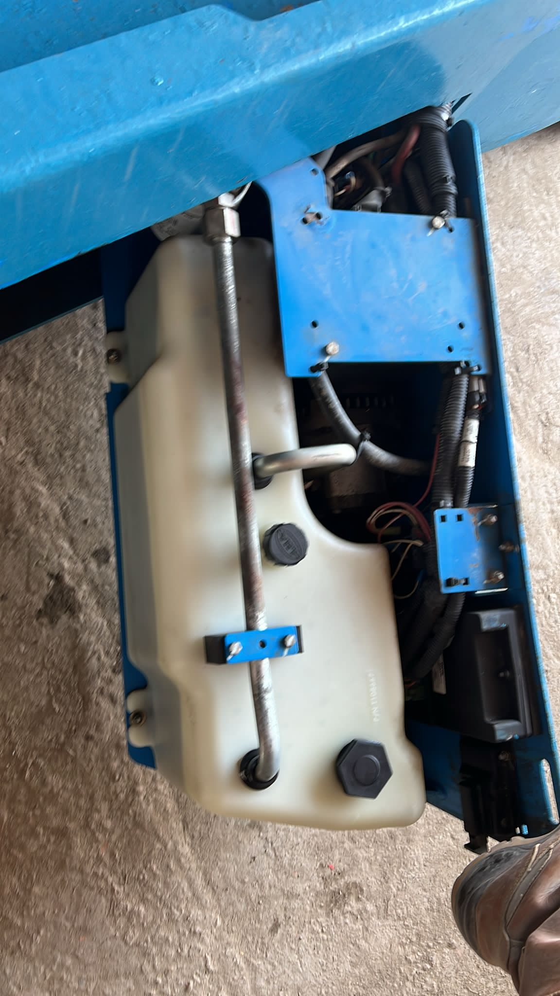 Sold - Scissor Lift - View 2